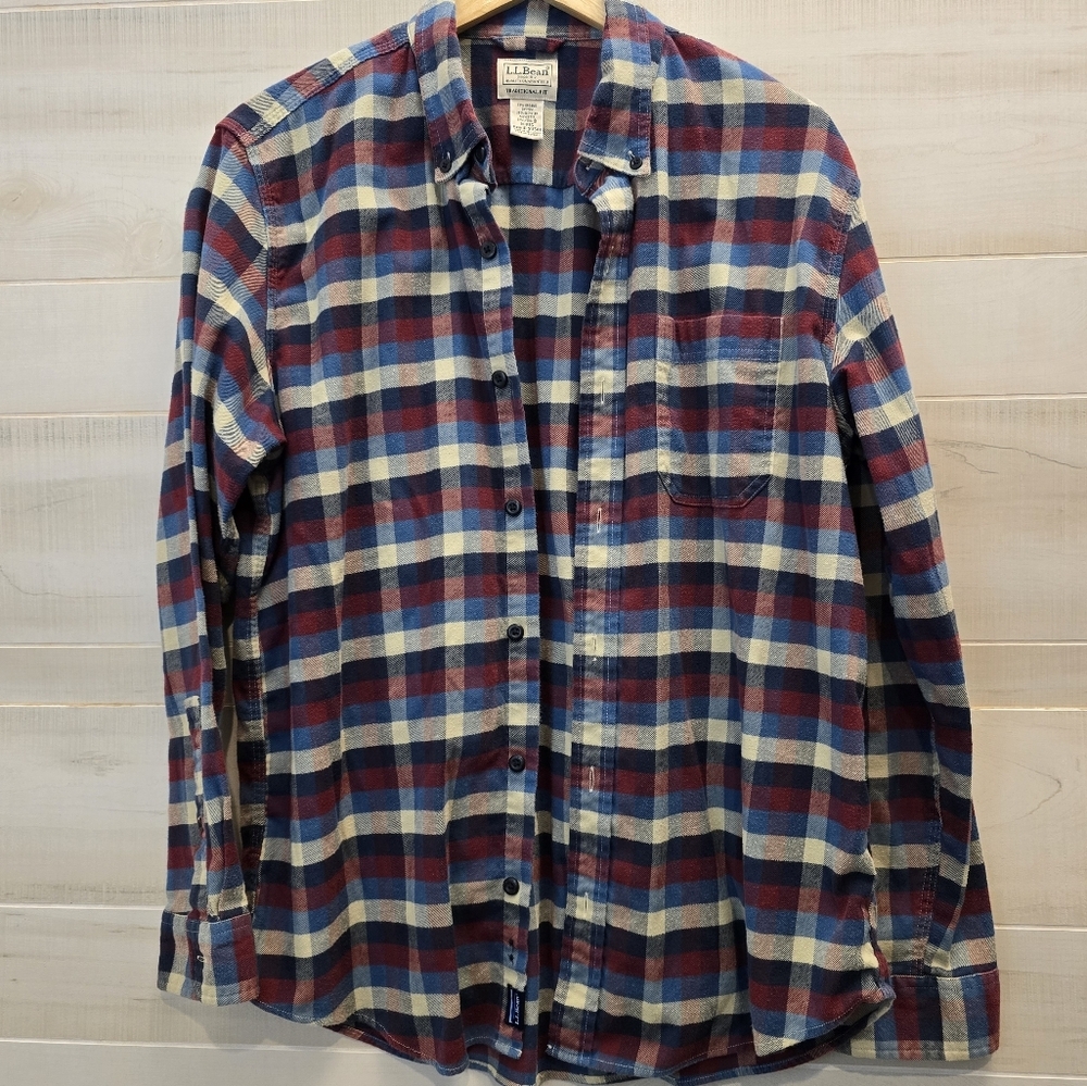 {M} L.L. Bean Men's Blue Red Cream Plaid Button Down Long Sleeve Shirt